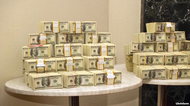 По подозрению в изготовлении фальшивых долларов в Душанбе задержаны четыре африканца