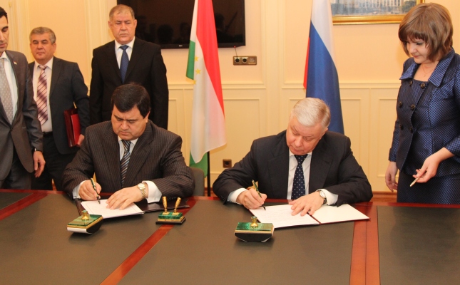 Таджикский парламент ратифицировал соглашение по трудовой миграции. Госдума, еще нет