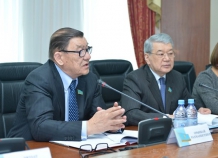 Сенат Казахстана рассмотрел соглашение об оказании военно-технической помощи Таджикистану