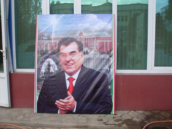 Предвыборная агитация в Кулябе