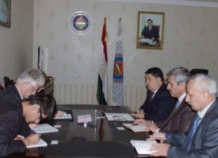 Представители миссии БДИПЧ/ОБСЕ посетили офис правящей в Таджикистане партии