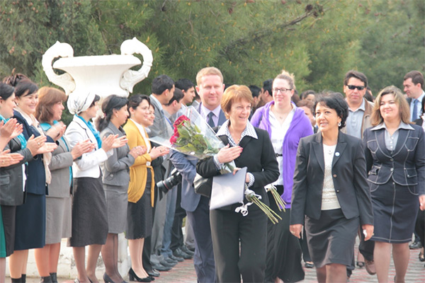 Посол США проинспектировала ход реализации проектов на юге Таджикистана