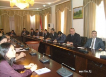 Таджикских чиновников учат правильному управлению государственными финансами