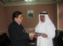 Катар заинтересовался таджикскими фруктами и медом