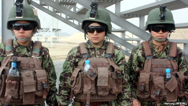Служить ли женщинам в Таджикистане в армии или нет?