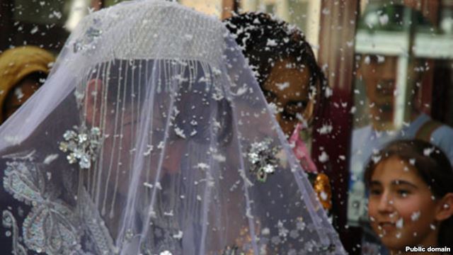 В Таджикистане сократилось число браков с иностранцами