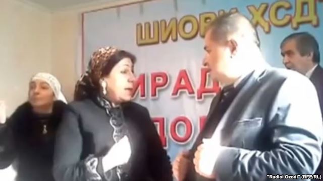 Нападение женщин на офис социал-демократов Таджикистана