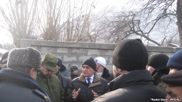 Делегации Таджикистана и Кыргызстана проведут переговоры в Исфаре