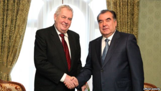 Милош Земан обещает посетить Таджикистан осенью