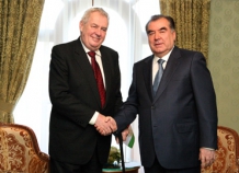 Э. Рахмон провел в Сочи встречу с президентом Чехии