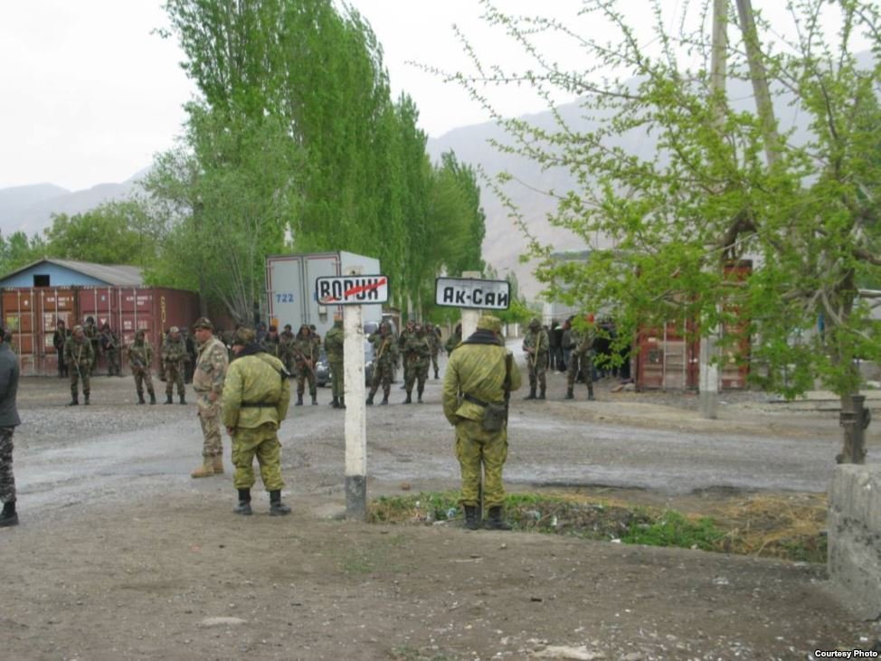 Таджикско-кыргызская граница все-еще закрыта...