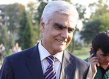 Экс-глава Союза писателей Таджикистана возобновит судебное разбирательство с газетой «Самак»