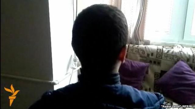 Таджикский гомосексуалист утверждает, что подвергся нападению