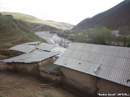 Жертвы оползня похоронены в Таджикистане