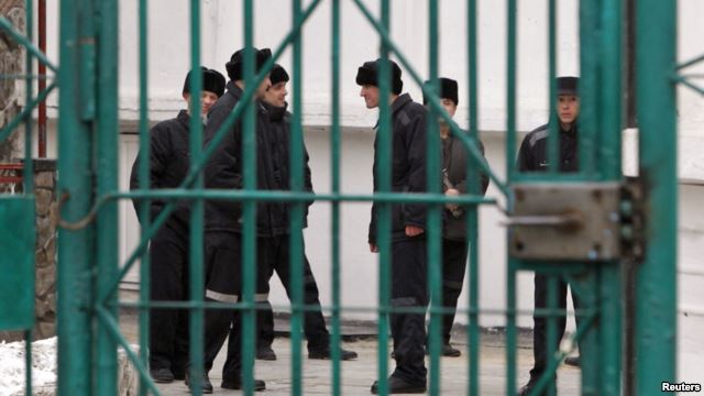 Таджикские и узбекские заключенные омской колонии подняли бунт
