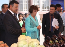 На юге Таджикистана при поддержке США проходит международная сельскохозяйственная выставка-ярмарка