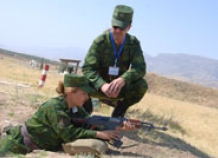 Сотрудников центрального аппарата Минобороны и Генштаба ВС Таджикистана проверили на меткость