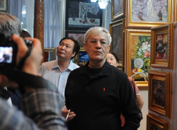 Китайские журналисты посетили художественную галерею Сухроба Курбонова