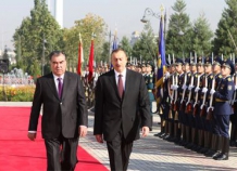 В Душанбе проходит встреча лидеров Таджикистана и Азербайджана в формате «один+один»