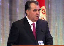 Э. Рахмон поздравил таджикский народ с 90-летием столицы