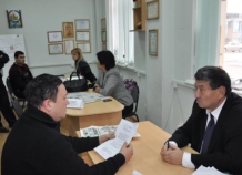 Таджикистан просит Россию упростить систему экзаменов для мигрантов