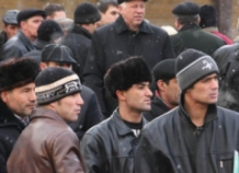 Семеро таджикских мигрантов будут выдворены из России за то, что потребовали у работодателя зарплату