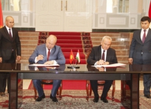 Главы Согдийской и Баткенской областей подписали совместный план сотрудничества на 2014-2017 годы