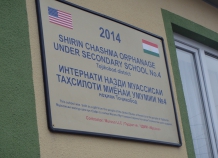 Посольство США подарило сиротам Таджикабада дом