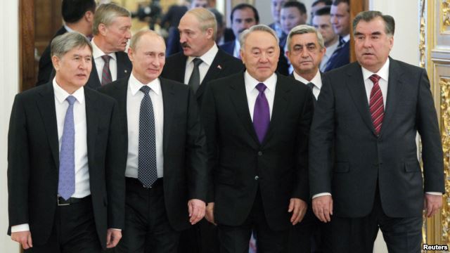Президент Таджикистана отбыл в Москву на саммит ОДКБ