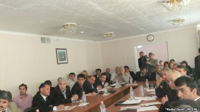 Госчиновники Таджикистана отчитаются перед журналистами