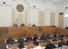 Отчет о достижениях таджикской науки вызвал бурный спор в парламенте