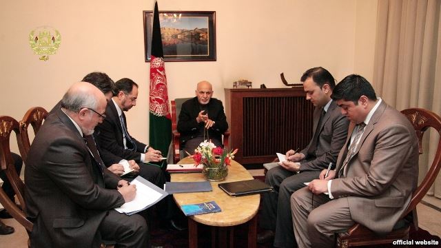 Ахмадзай сообщил, что пригласит Э. Рахмона в Кабул
