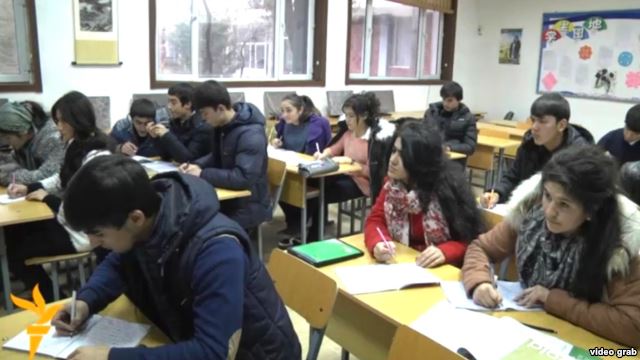 Таджикистан: жажда кадров и тысячи не востребованных дипломов