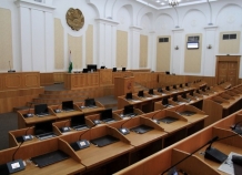 Нижняя палата парламента Таджикистана сегодня сложит с себя полномочия