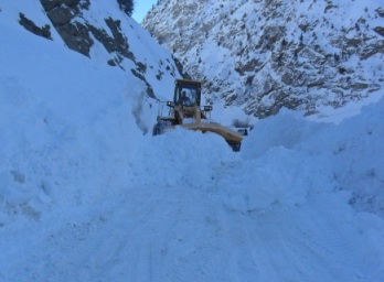 Синоптики предупреждают о большой вероятности схода лавин на горных автодорогах