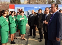 Президент Таджикистана заложил основу жилого городка для военнослужащих