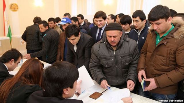 В соглашение между правительствами России и Таджикистана о трудовой деятельности и защите прав граждан, ратифицированное в 2014 году парламентами двух стран, планируется внести ряд изменений.  Как сообщает газета 