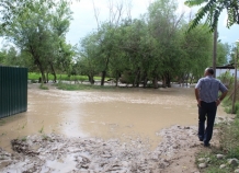 Стихия в Вахше: от ливней разрушен селесброс, затоплено несколько домов