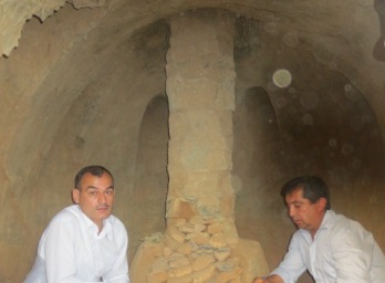 В Турсунзаде археологи нашли уникальную тысячелетнюю гончарную печь