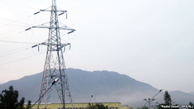 Кыргызстан объявил о покупке электроэнергии из Таджикистана
