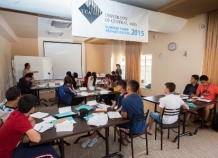 Школьники из Таджикистана участвуют в первом летнем лагере УЦА на Иссык-Куле