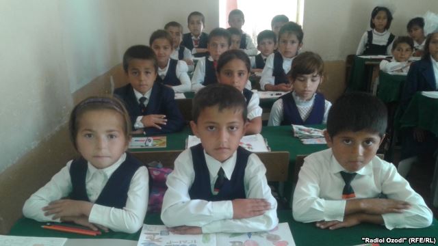 В Таджикистане дефицит учителей для школ с русским языком обучения
