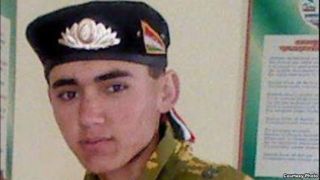 Таджикского пограничника застрелили или он утонул?