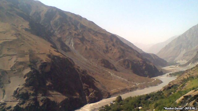 Четыре контрабандиста убиты на таджикско-афганской границе, изъято 330 кг наркотиков