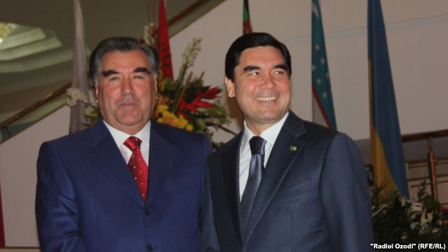 Эмомали Рахмон подпишет в Туркменистане пять документов
