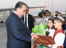 Президент Таджикистана находится в Ашхабаде