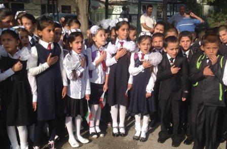 1 сентября: В Таджикистане в первый класс идет 203 тыс. школьников
