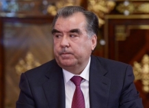 Таджикский политик предлагает установить памятник Эмомали Рахмону