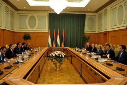 Встреча Президента Таджикистана с Президентом Армении