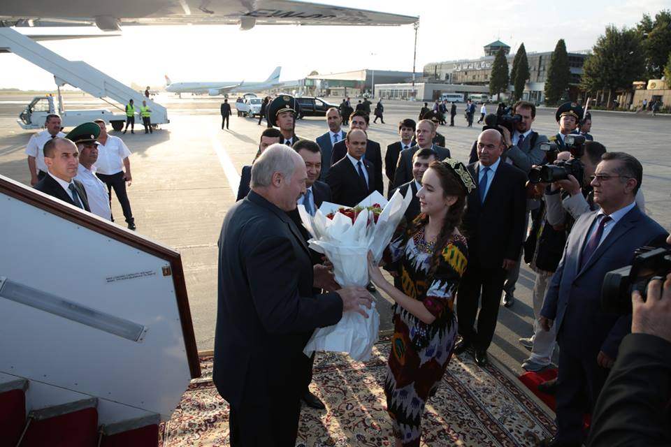 Александр Лукашенко прибыл в Таджикистан для участия в заседании ОДКБ